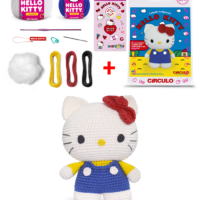 COLECAO AMIGURUMI HELLO KITTY - COR JARDINEIRA AZUL